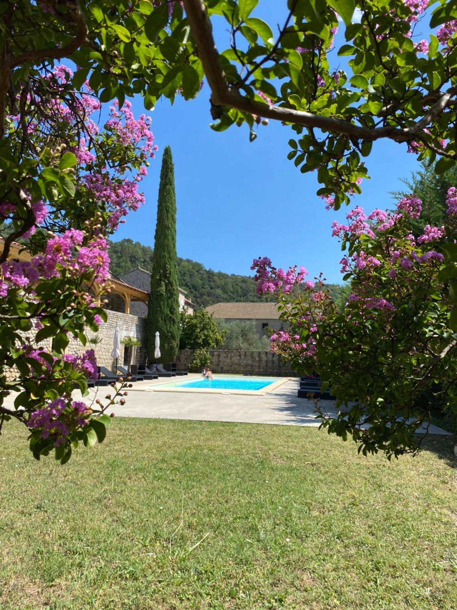 Bed and Breakfast Domaine Les Buis Saint-Fortunat-sur-Eyrieux Exteriér fotografie